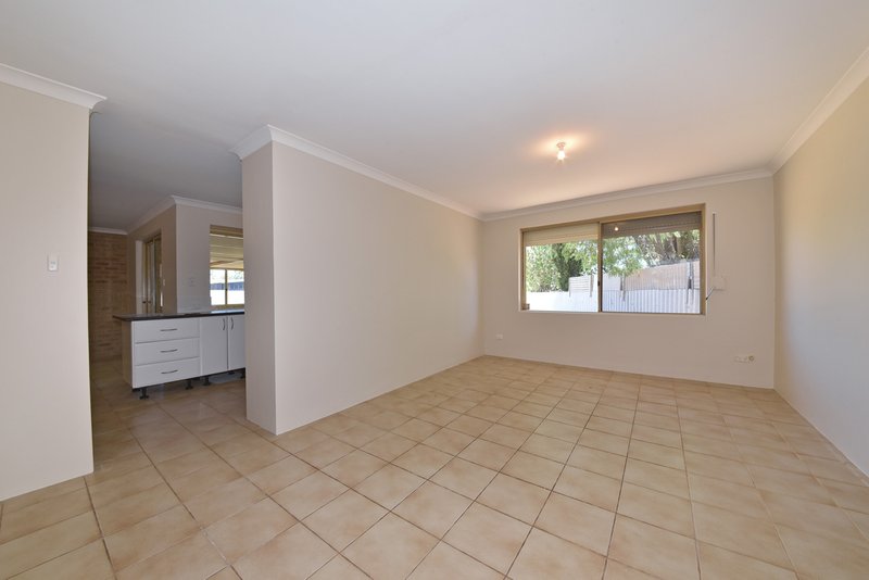 Photo - 29 Turnatt Way, Wanneroo WA 6065 - Image 7