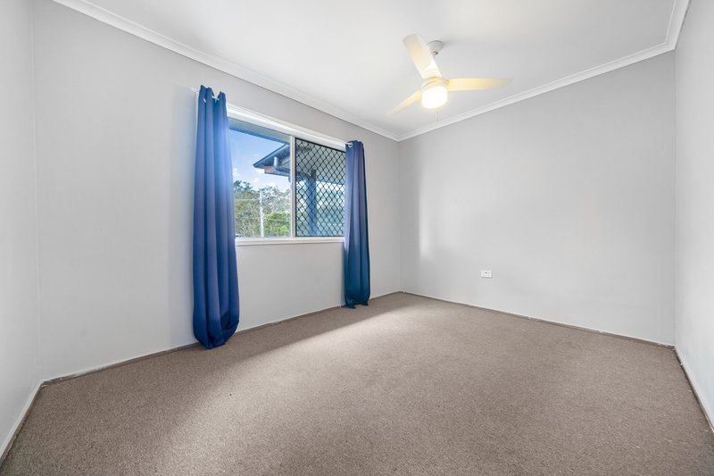 Photo - 29 Tweedland Crescent, Beenleigh QLD 4207 - Image 3