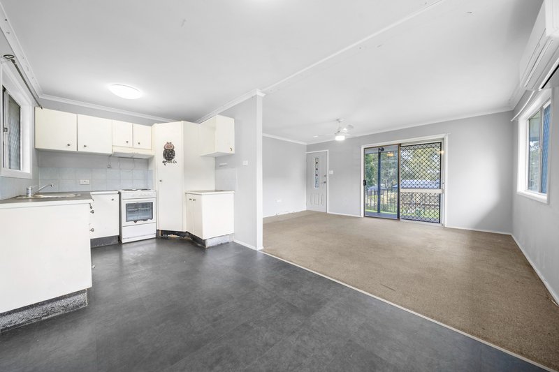 Photo - 29 Tweedland Crescent, Beenleigh QLD 4207 - Image 9