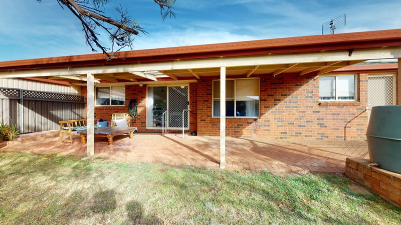 Photo - 29 Twickenham Drive, Dubbo NSW 2830 - Image 10