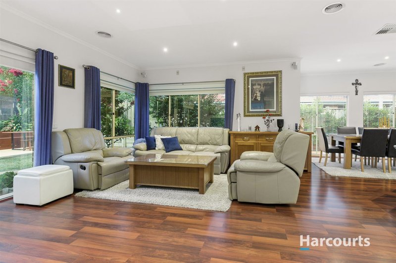 Photo - 29 Victoria Knox Avenue, Rowville VIC 3178 - Image 6