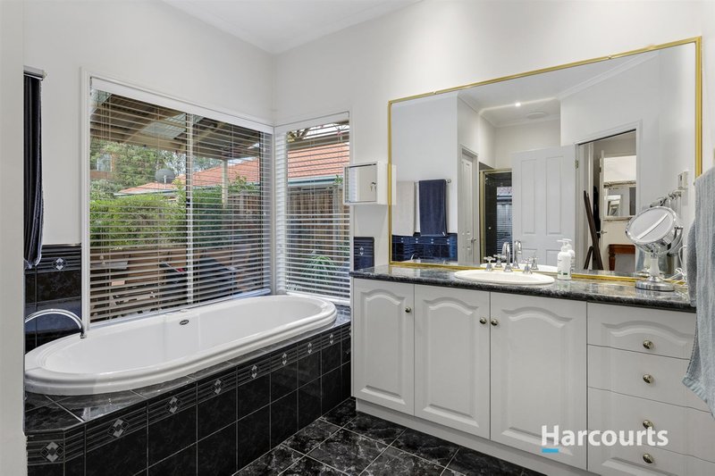 Photo - 29 Victoria Knox Avenue, Rowville VIC 3178 - Image 9