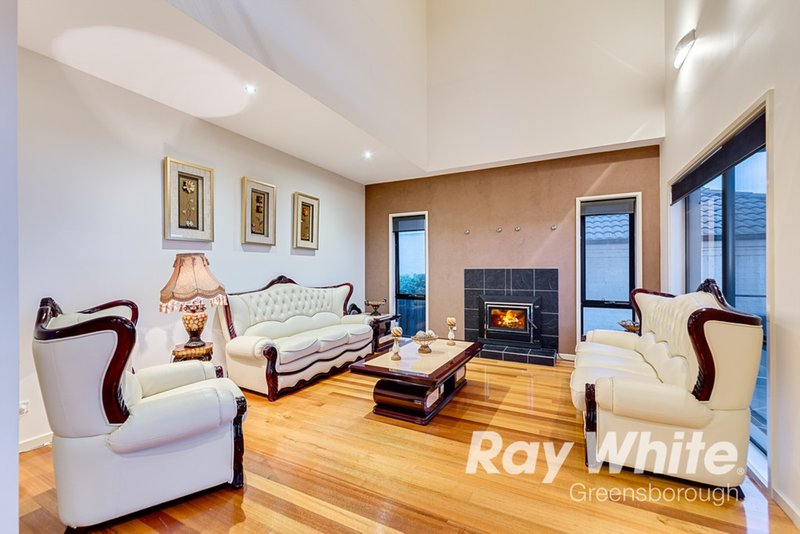 Photo - 29 Viewgrand Way, Greensborough VIC 3088 - Image 5