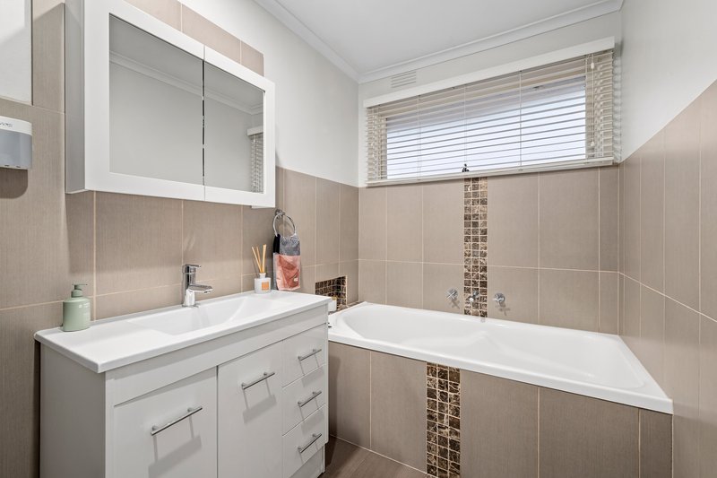 Photo - 29 Vincent Street, Macleod VIC 3085 - Image 9