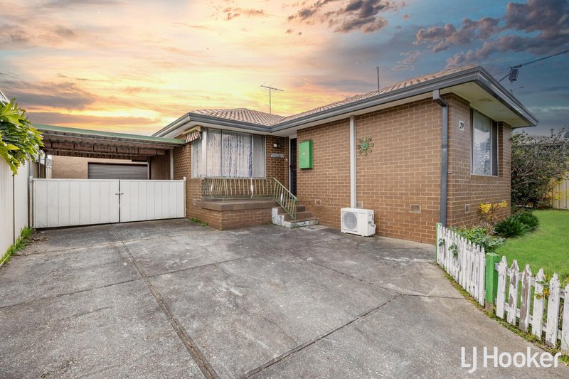 29 Vista Drive, Melton VIC 3337