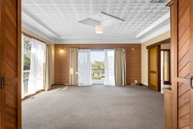 Photo - 29 Wanbanna Avenue, Greensborough VIC 3088 - Image 2