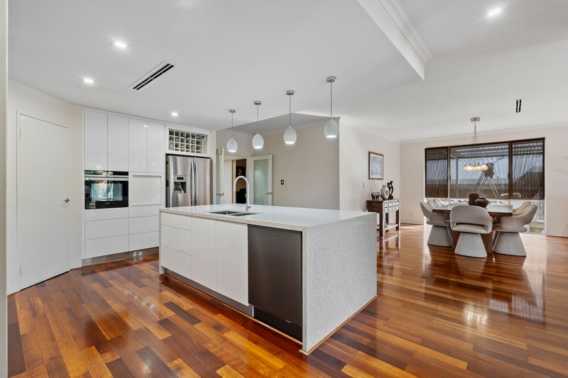 Photo - 29 Waratah Circle, Halls Head WA 6210 - Image 5