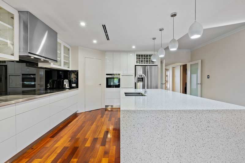 Photo - 29 Waratah Circle, Halls Head WA 6210 - Image 6