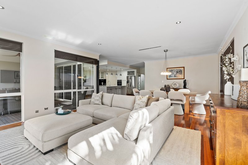 Photo - 29 Waratah Circle, Halls Head WA 6210 - Image 14