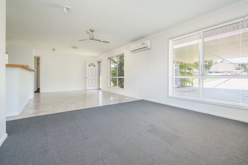 Photo - 29 Waratah Crescent, Tannum Sands QLD 4680 - Image 3