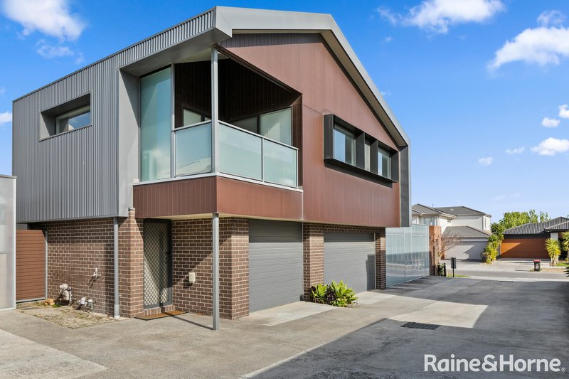 2/9 Water Fern Grove, Greenvale VIC 3059