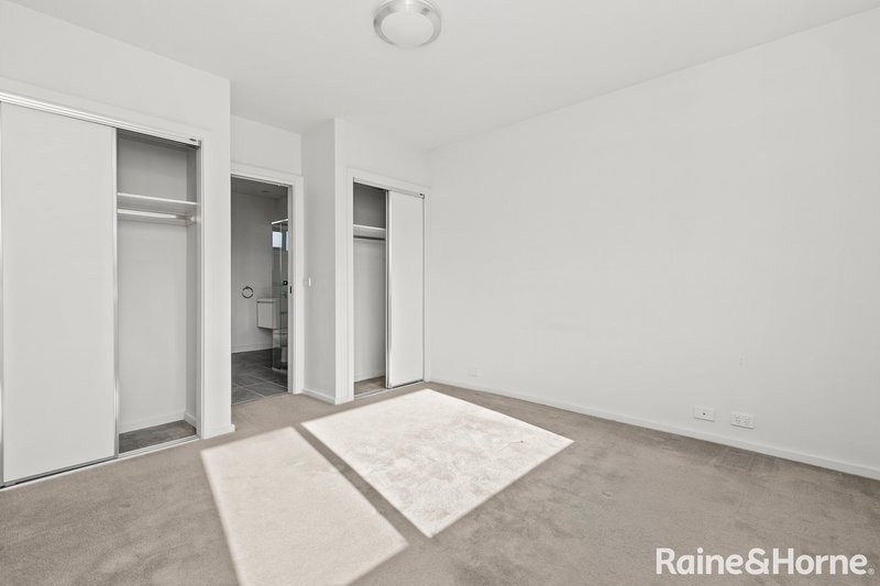 Photo - 2/9 Water Fern Grove, Greenvale VIC 3059 - Image 5