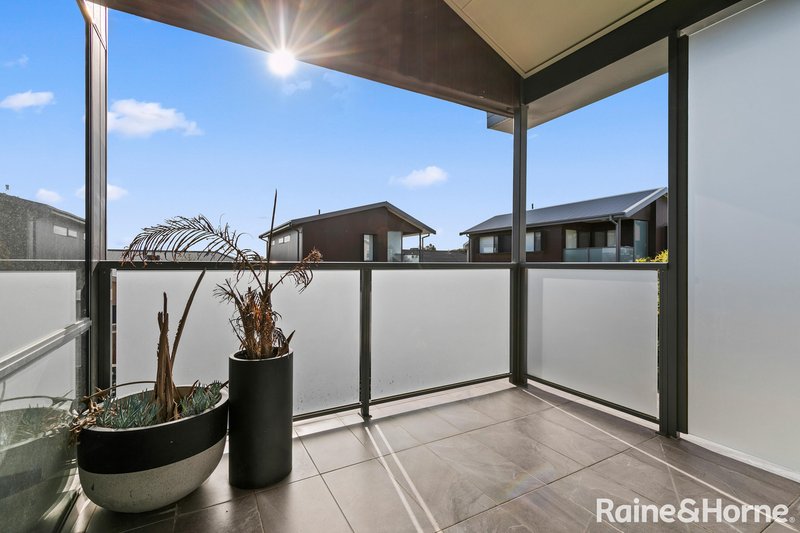 Photo - 2/9 Water Fern Grove, Greenvale VIC 3059 - Image 9