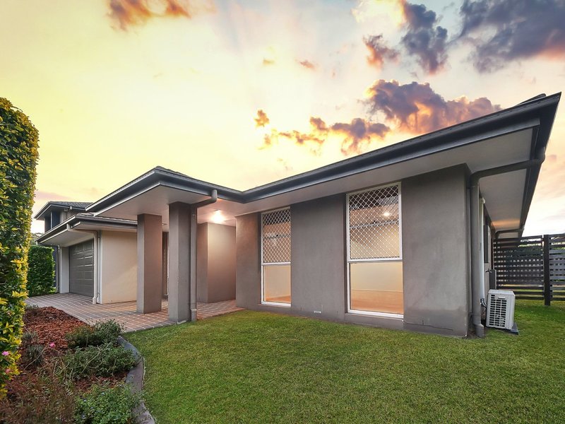 Photo - 29 Waterlily Circuit, Carseldine QLD 4034 - Image 2