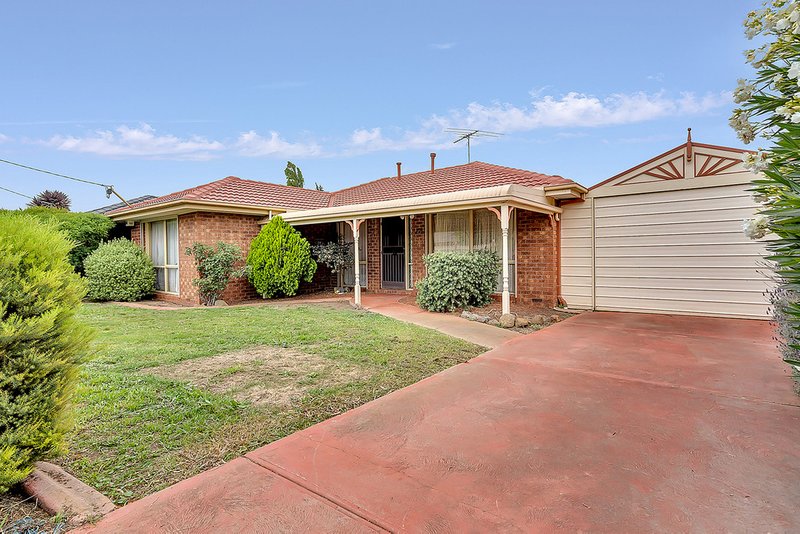 Photo - 29 Watford Crescent, Craigieburn VIC 3064 - Image 2