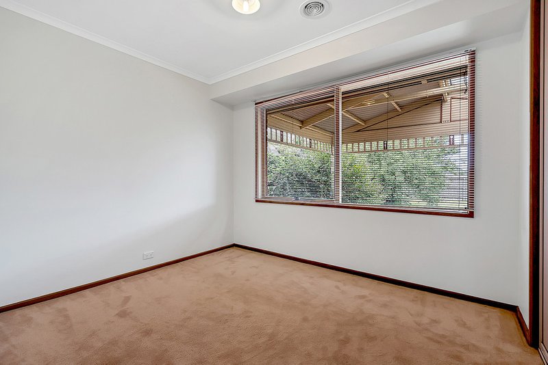 Photo - 29 Watford Crescent, Craigieburn VIC 3064 - Image 6