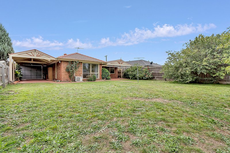 Photo - 29 Watford Crescent, Craigieburn VIC 3064 - Image 12