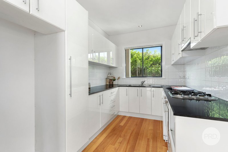 Photo - 2/9 Wattle Street, Peakhurst NSW 2210 - Image 3