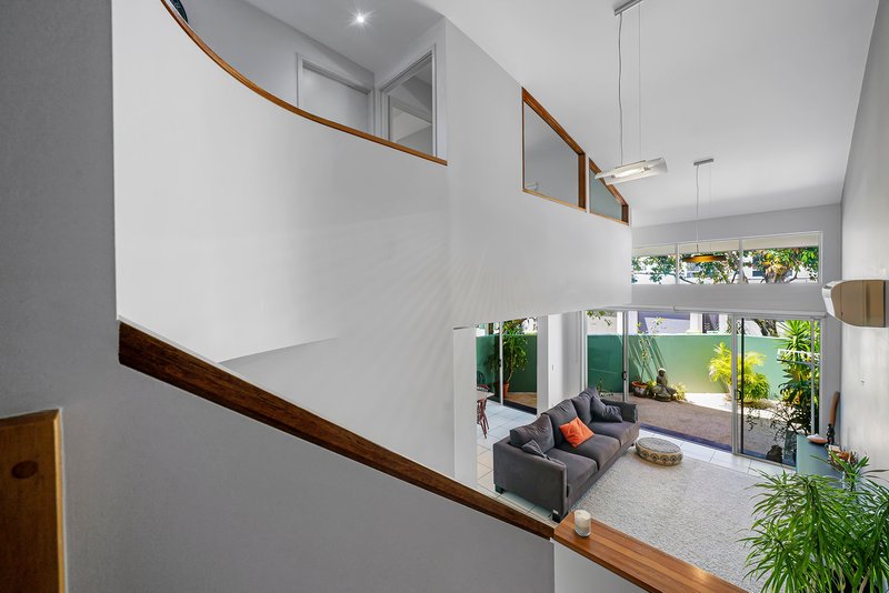 Photo - 2/9 Watts Drive, Varsity Lakes QLD 4227 - Image 2
