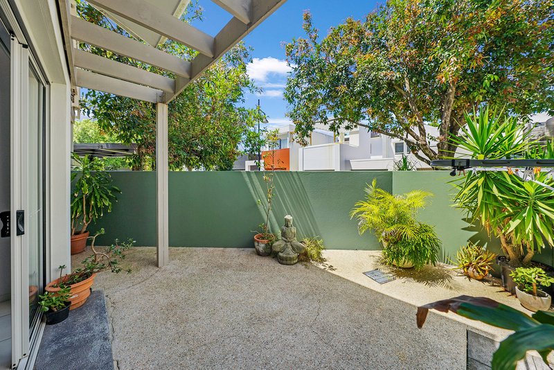 Photo - 2/9 Watts Drive, Varsity Lakes QLD 4227 - Image 12