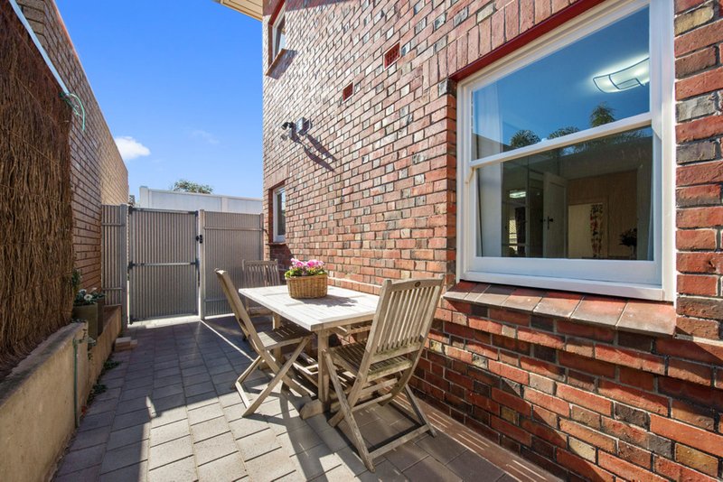 Photo - 2/9 Weewanda Street, Glenelg South SA 5045 - Image 11