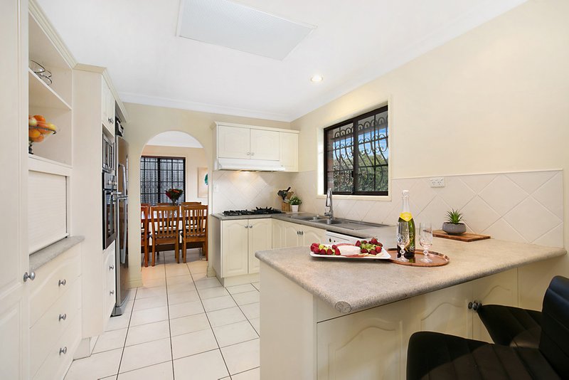 Photo - 29 Westmoreland Boulevard, Springwood QLD 4127 - Image 3