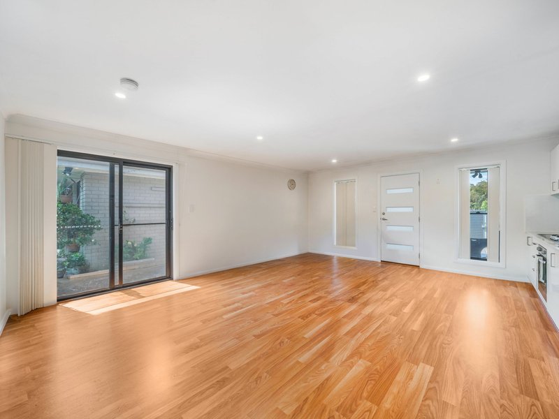 Photo - 29 Whitlam Avenue, Edensor Park NSW 2176 - Image 10