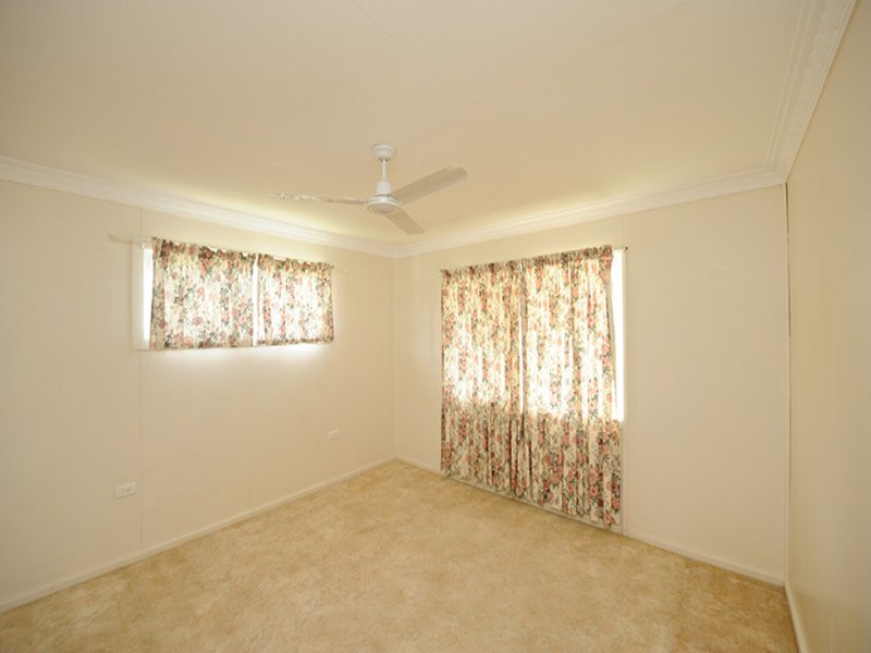 Photo - 29 Wilson Street, New Auckland QLD 4680 - Image 7