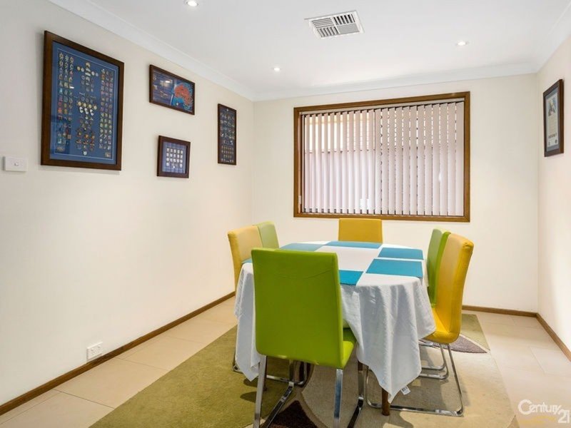 Photo - 29 Windermere Crescent, Panania NSW 2213 - Image 4