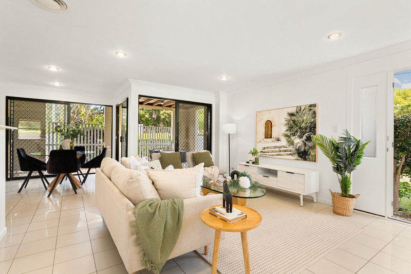 Photo - 2/9 Windsor Street, Hamilton QLD 4007 - Image 2