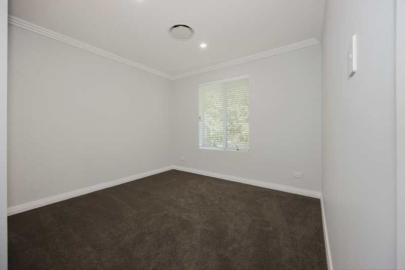 Photo - 29 Woodleigh Gardens, Ballajura WA 6066 - Image 35