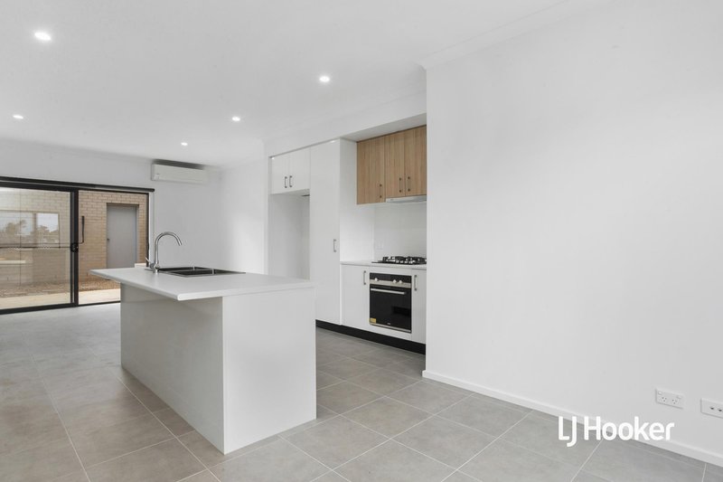Photo - 29 Wool Street, Tarneit VIC 3029 - Image 2