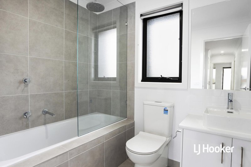 Photo - 29 Wool Street, Tarneit VIC 3029 - Image 9