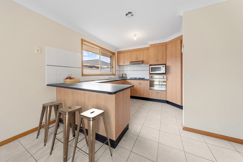 Photo - 29 Wyperfeld Circuit, Caroline Springs VIC 3023 - Image 3