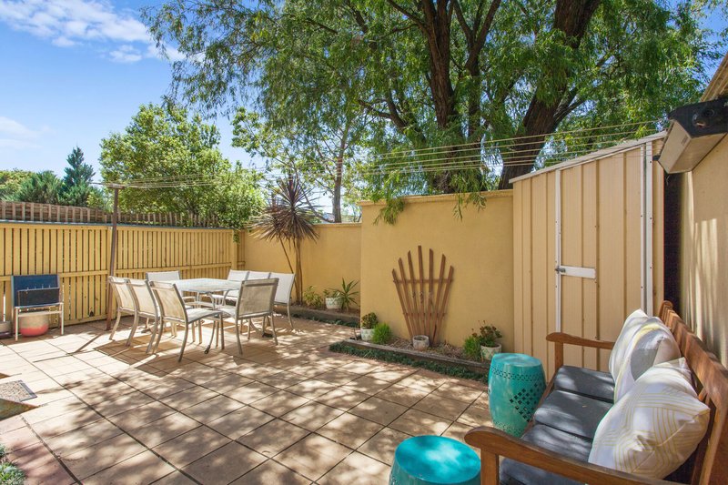 Photo - 2/9 Wyuna Road, Caulfield North VIC 3161 - Image 1