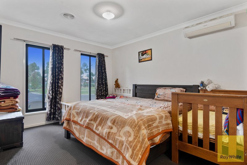 Photo - 29 Yanga Avenue, Tarneit VIC 3029 - Image 3