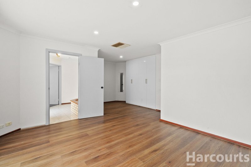 Photo - 29 Yorrell Place, Halls Head WA 6210 - Image 6