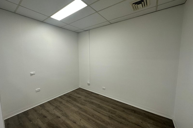 Photo - 2/90 Market Street, Wollongong NSW 2500 - Image 4