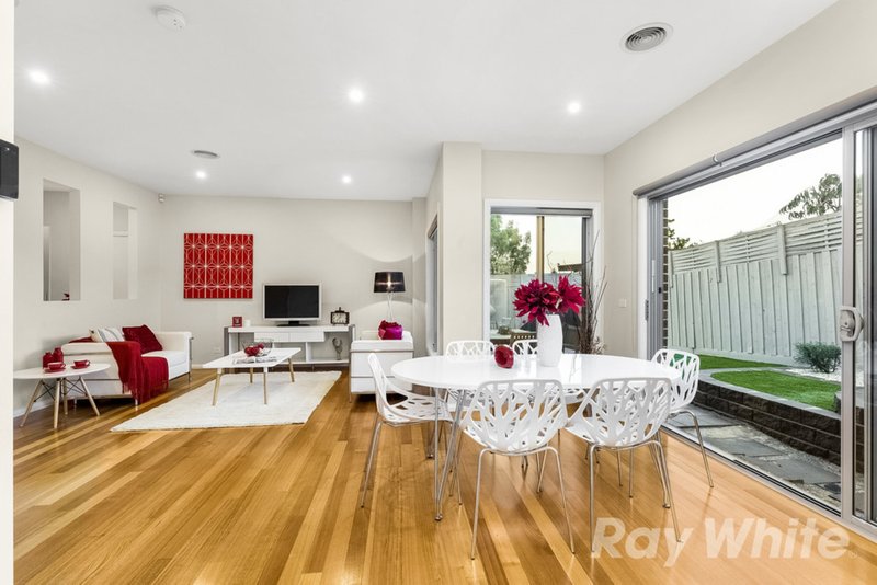 Photo - 2/90 Portland Street, Mulgrave VIC 3170 - Image 6