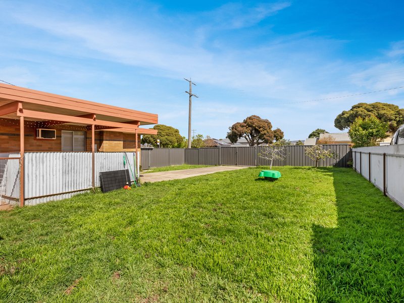 Photo - 2/90 Sisely Avenue, Wangaratta VIC 3677 - Image 9