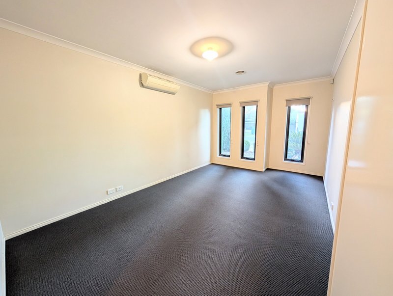 Photo - 290 Waterview Boulevard, Craigieburn VIC 3064 - Image 5