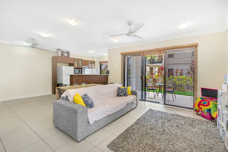 Photo - 29/1-15 Robson Street, Mooroobool QLD 4870 - Image 2