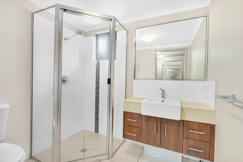 Photo - 29/1-15 Robson Street, Mooroobool QLD 4870 - Image 7