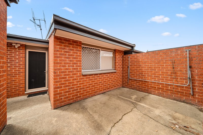 Photo - 2/91-99 Donald Road, Queanbeyan NSW 2620 - Image 2