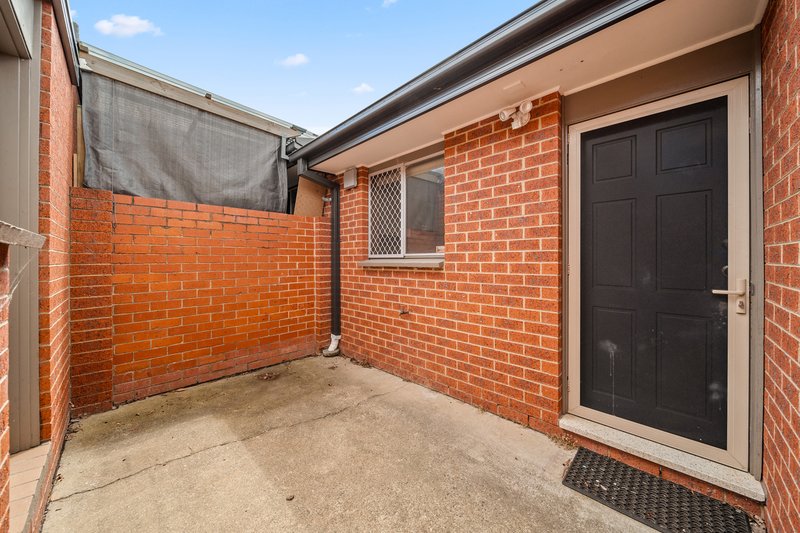 Photo - 2/91-99 Donald Road, Queanbeyan NSW 2620 - Image 3