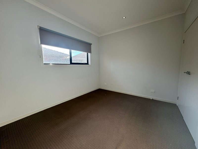 Photo - 2/91 Miranda Road, Reservoir VIC 3073 - Image 4