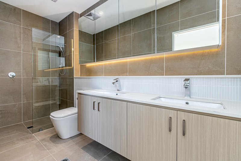 Photo - 291 Stone Mason Drive, Kellyville NSW 2155 - Image 6