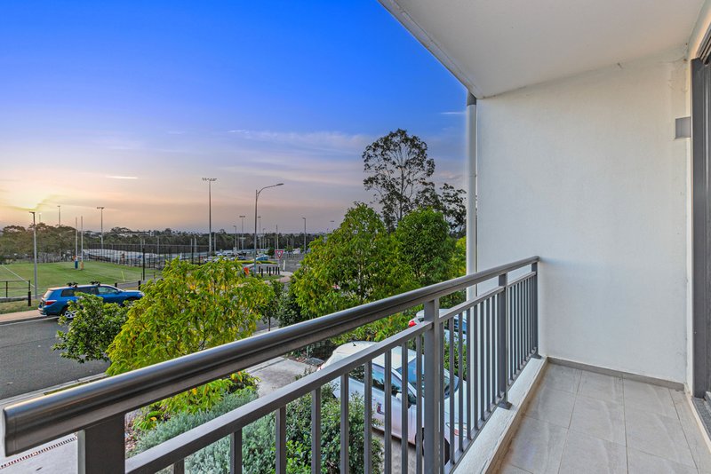 Photo - 291 Stone Mason Drive, Kellyville NSW 2155 - Image 8