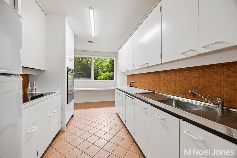 Photo - 2/910 Burke Road, Deepdene VIC 3103 - Image 6