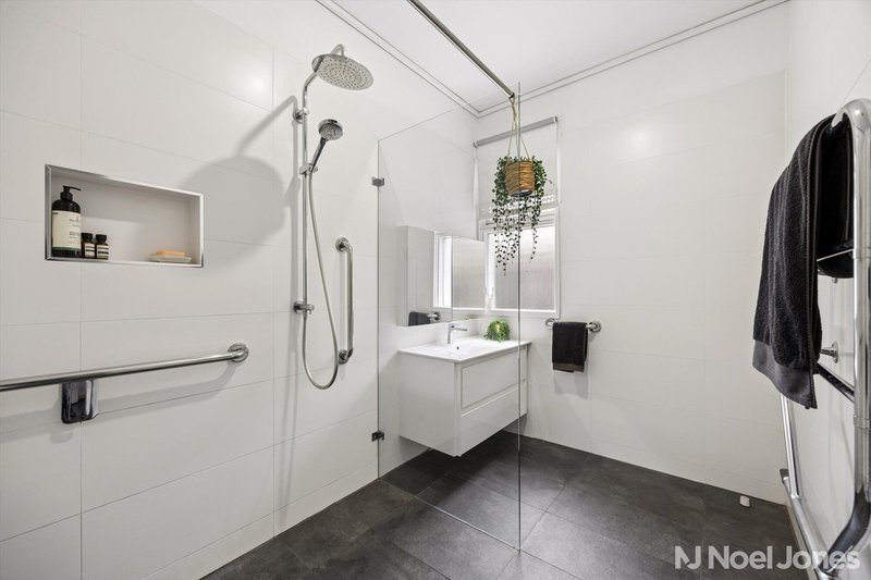 Photo - 2/910 Burke Road, Deepdene VIC 3103 - Image 8